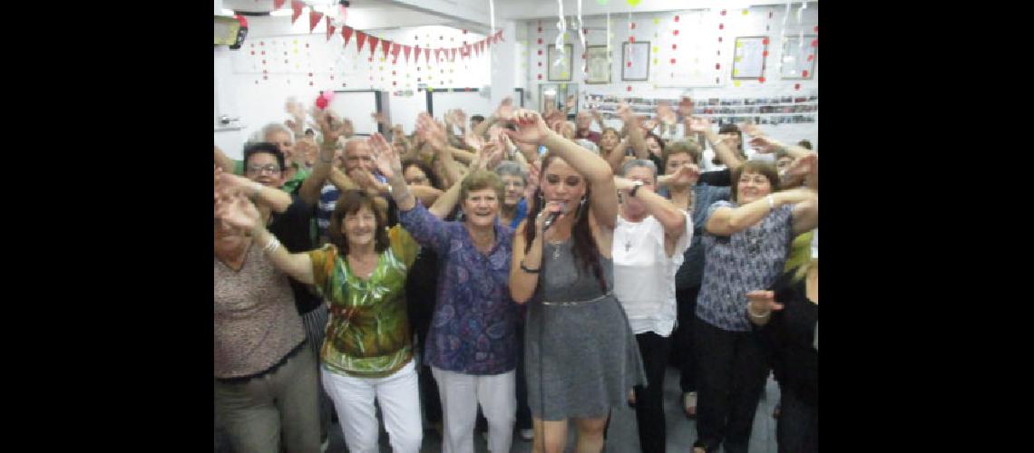 El Centro de Jubilados Los Vecinos festejoacute 25 antildeos