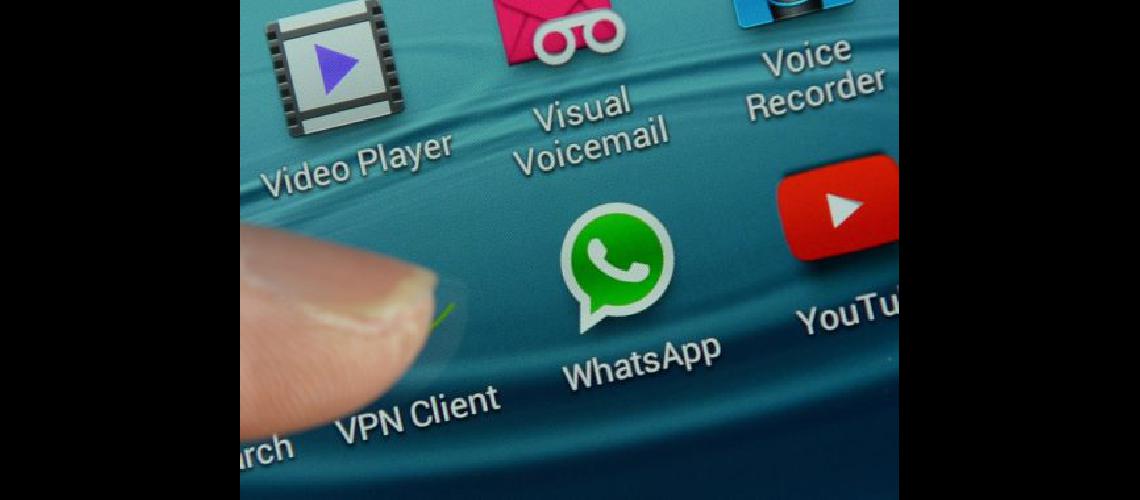 Buscan que se puedan hacer transferencias mediante WhatsApp