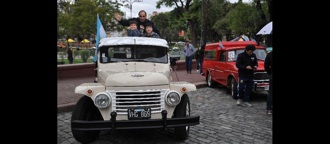 Especial para los fierreros- se realizoacute la Caravana de Rastrojeros