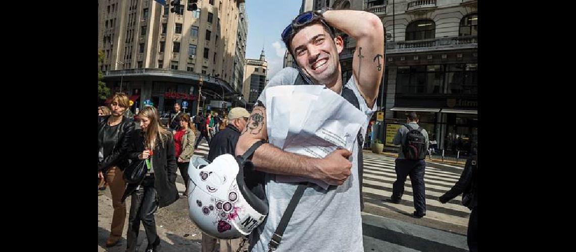 En Lomas ldquoEl cadeterdquo no se calla nada