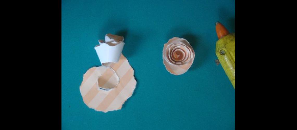 Un topiario hecho con papel por Martha Cacacio