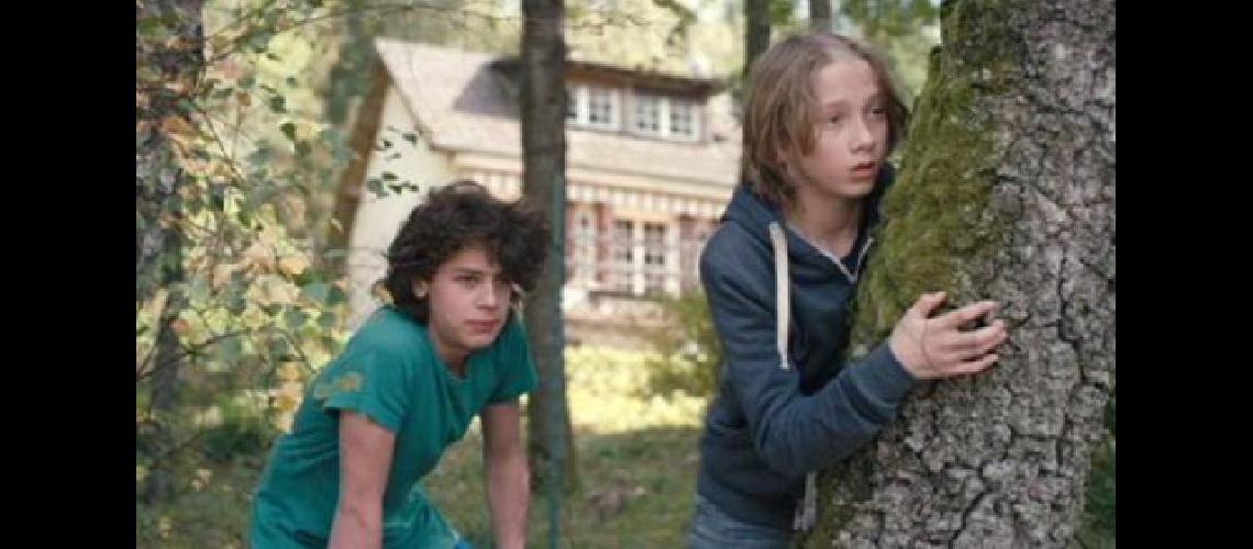 ISat presenta una doble funcioacuten de Michel Gondry