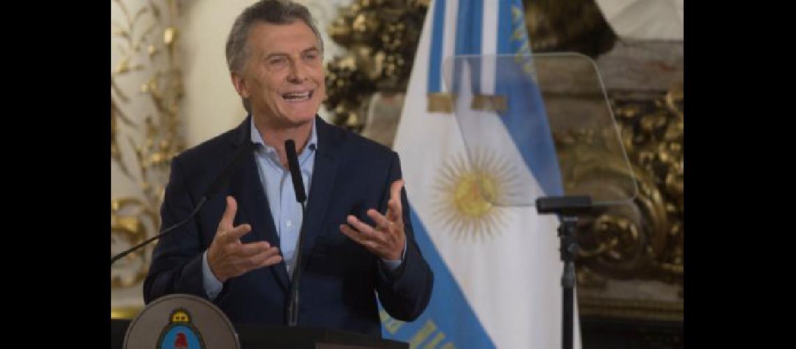 El Gobierno pide apoyo al FMI para evitar una gran crisis econoacutemica