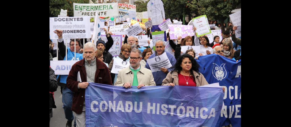 Los docentes universitarios realizaraacuten un paro de 48 horas