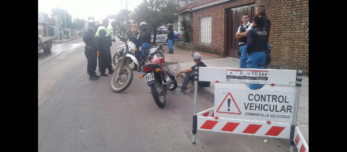 Operativos- el Municipio reforzoacute el control a motos en los barrios
