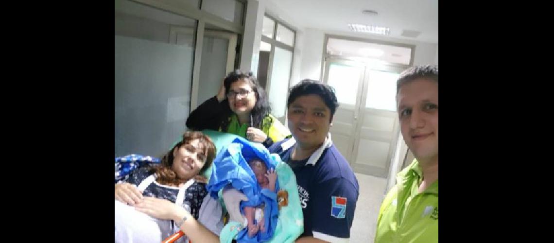 Emergencias Lomas debioacute asistir un parto