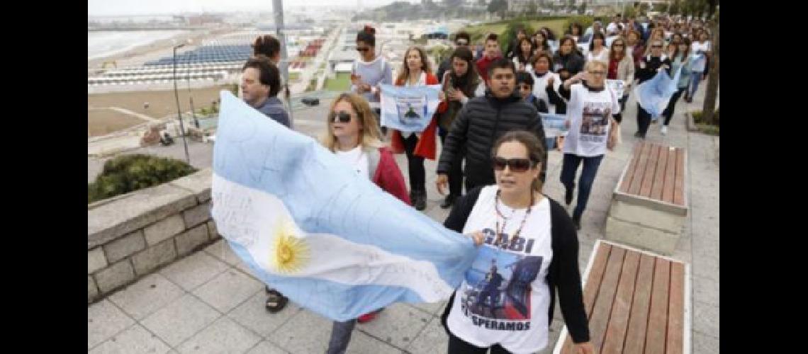 Nueva marcha por el ARA San Juan