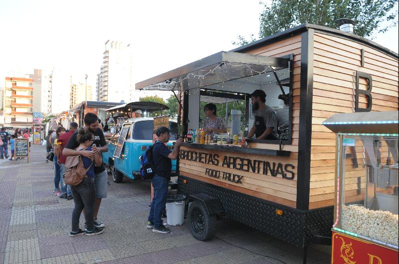Este viernes vuelve la caravana Food Trucks a Lomas
