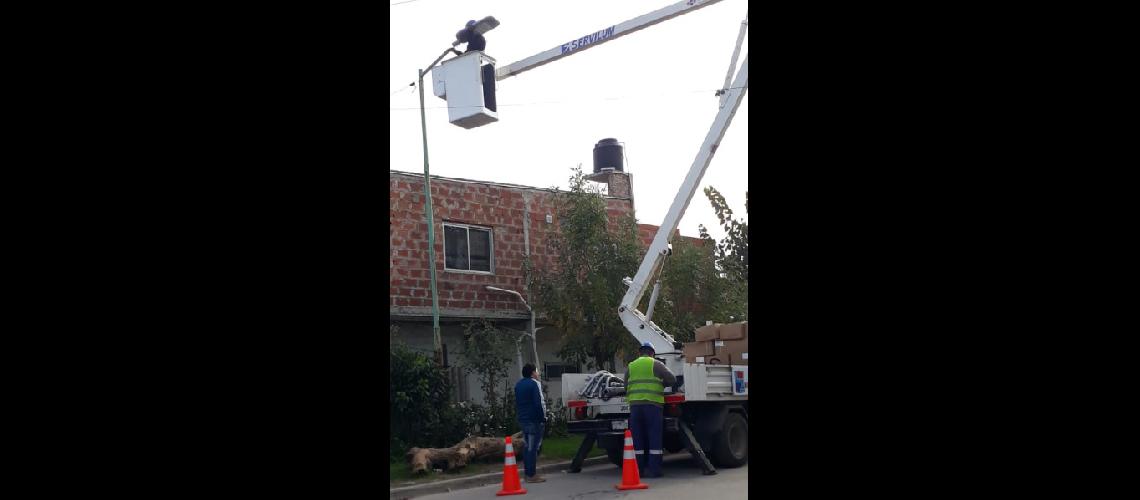 Avanza la colocacioacuten de 16 mil nuevas luces LED en Lomas