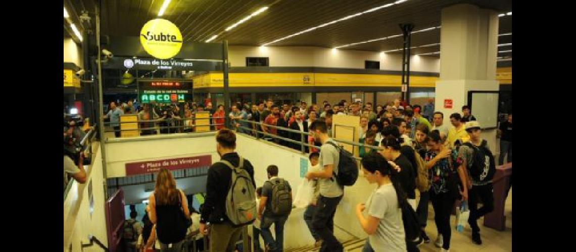 Paro de subte de 12 horas en las liacuteneas E y H y en el Premetro