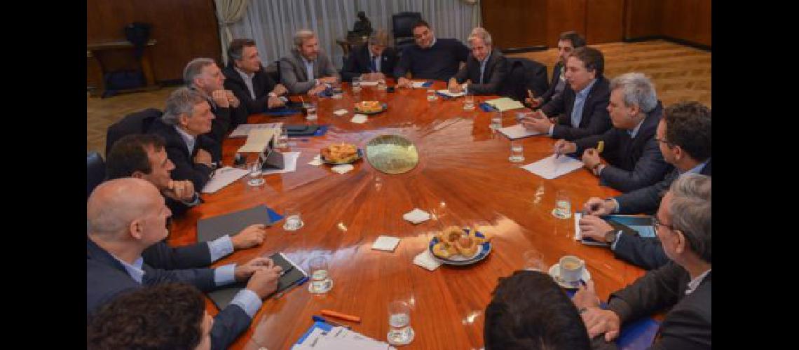 Dujovne y la meta de bajar el deacuteficit fiscal