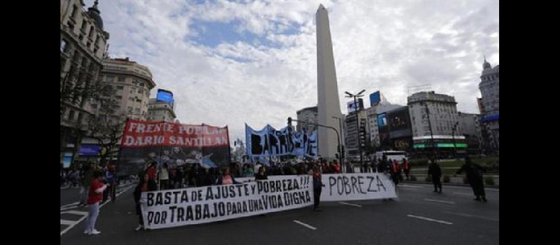 Protesta en el Obelisco en rechazo a las negociaciones con el FMI