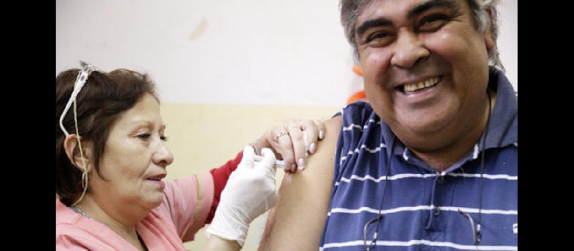 En un mes se vacunaron maacutes de 30 mil personas contra la gripe en Brown