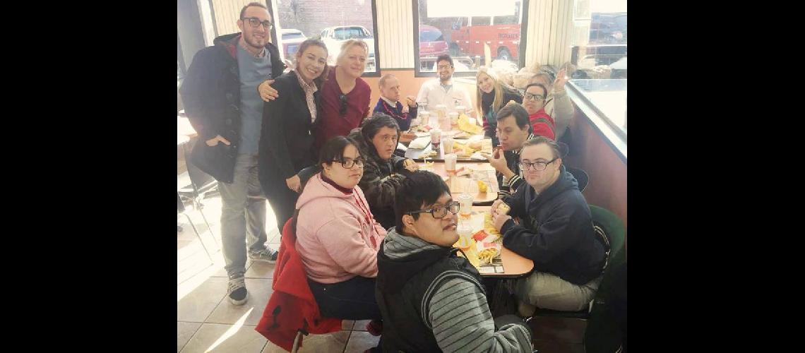 Visita guiada a McDonaldrsquos para chicos lomenses