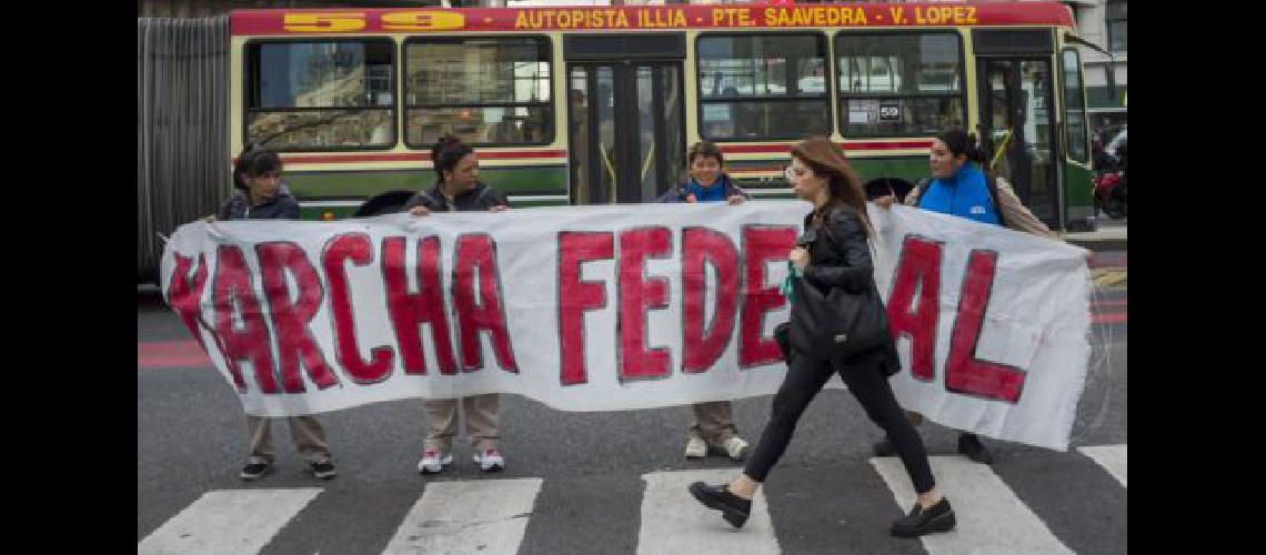 Marcha federal- avanzan las movilizaciones en el centro de la Ciudad