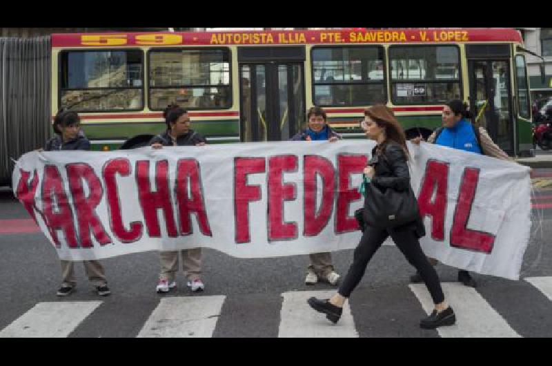 Marcha federal- avanzan las movilizaciones en el centro de la Ciudad