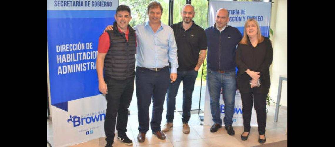 Simplifican los traacutemites para las pymes de Brown