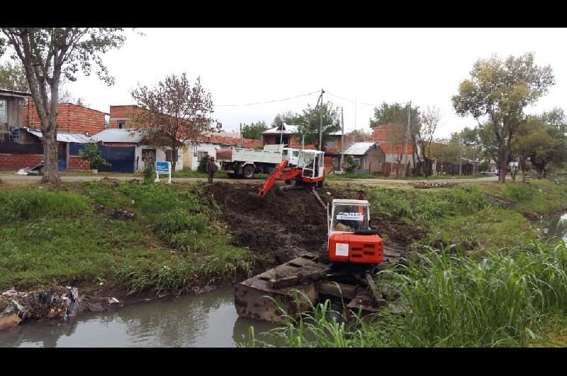 Despejan la basura en el Arroyo del Rey para prevenir desbordes