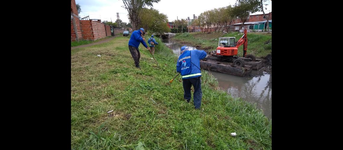 Despejan la basura en el Arroyo del Rey para prevenir desbordes