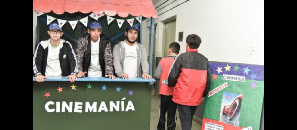 Cinemaniacutea- el proyecto de una escuela de Fiorito que motiva a los alumnos