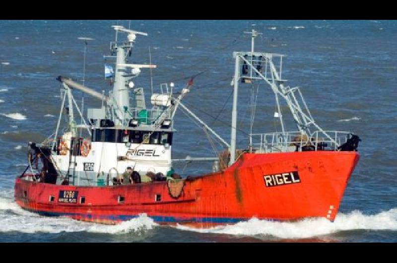 Continuacutea la buacutesqueda del buque pesquero Rigel por aire y por mar en Chubut