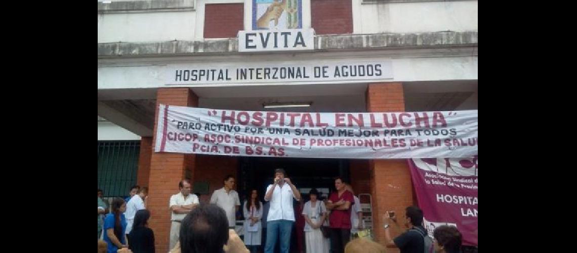Los meacutedicos de los 80 hospitales bonaerenses vuelven al paro