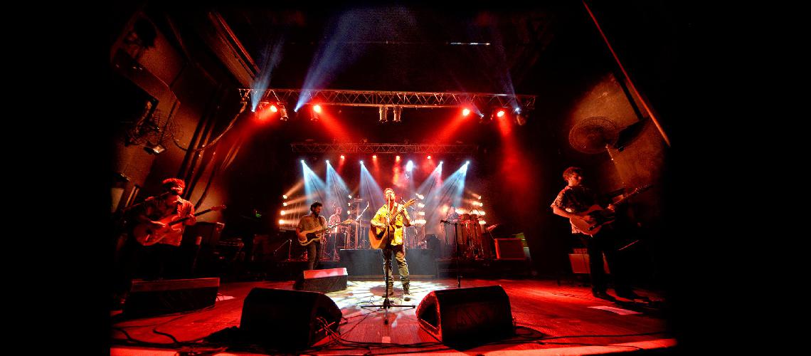 Los Espiritus haraacuten su ritual ardiente en Temperley