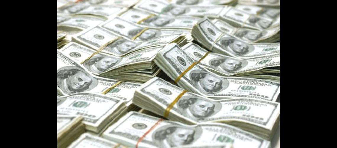 El doacutelar vuelve a subir en agencias y bancos de la city portentildea