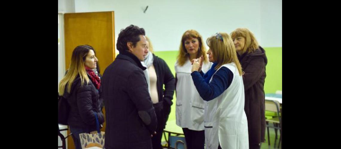 Un nuevo reclamo docente al ministro Saacutenchez Zinny en Avellaneda