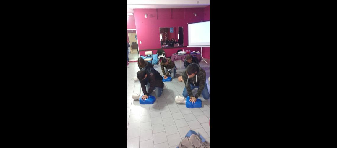Emergencias Lomas capacitoacute a maacutes de 35 mil vecinos en RCP