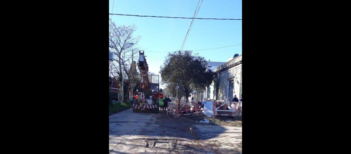 Tras una gestioacuten del Municipio de Lomas Edesur inicioacute obras eleacutectricas