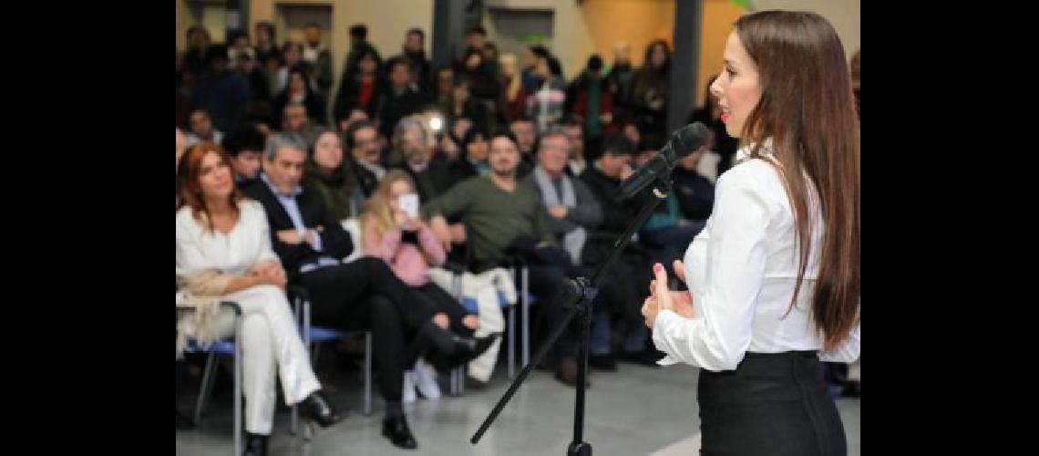 Victoria Onetto asumioacute como secretaria de Cultura de Avellaneda