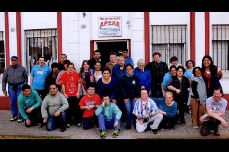 Pentildea familiar en el Taller Apead para juntar fondos