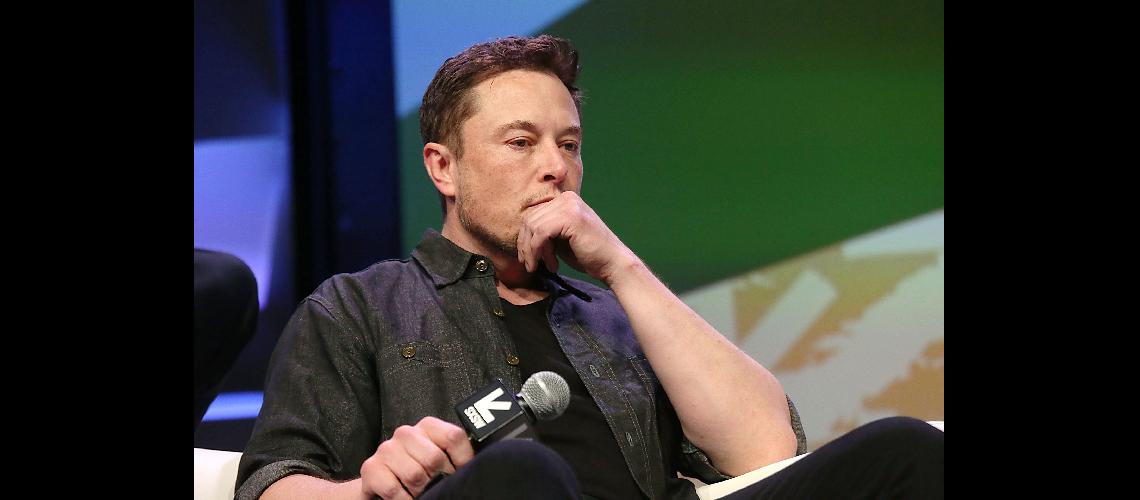 Elon Musk disentildea equipos para salvar a los nintildeos de la cueva