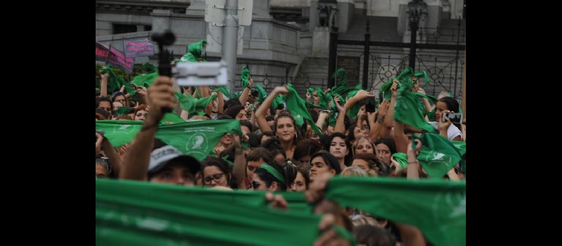 Aborto- pantildeuelazo frente a la CGT por su rechazo a la cobertura de salud