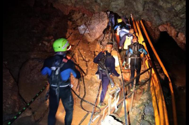 Cuatro chicos ya fueron rescatados de la cueva de Tailandia
