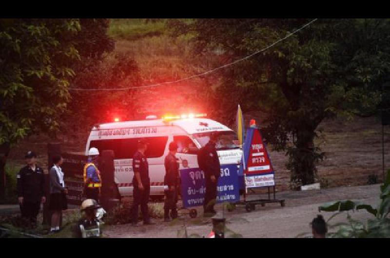 Tailandia- rescataron al octavo nintildeo del grupo atrapado en la cueva