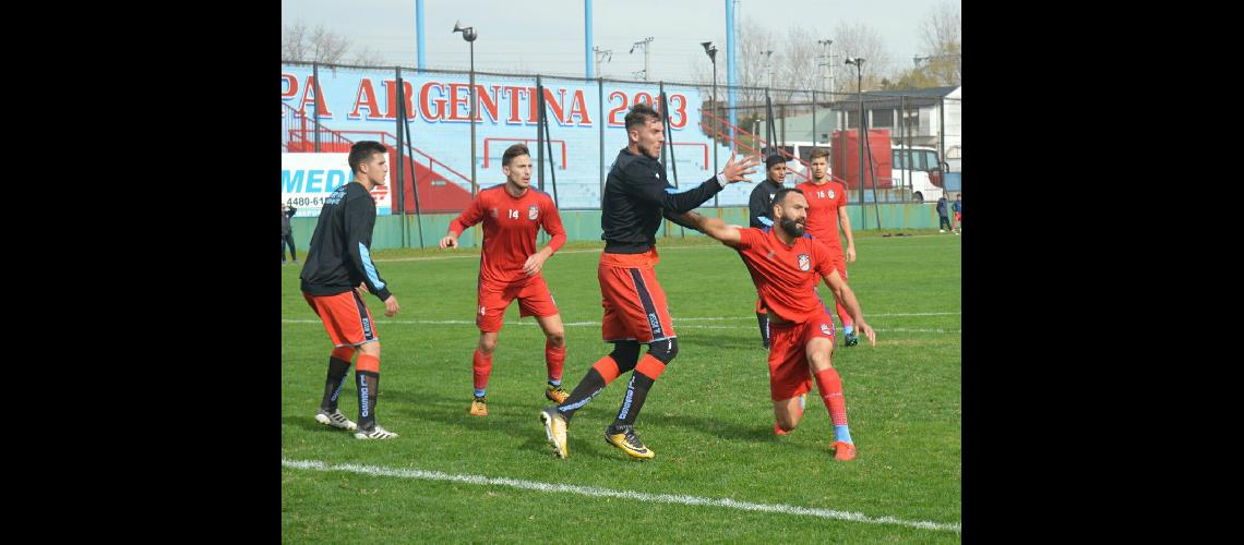 Un empate y una derrota para el Tricolor