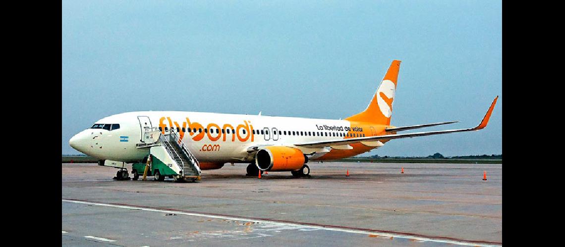 Piden suspender los vuelos de Flybondi