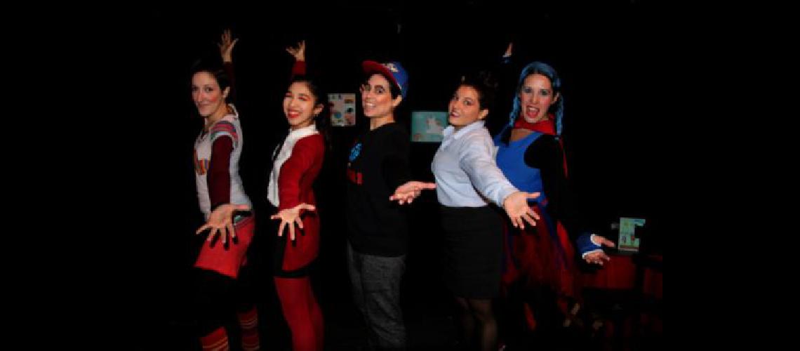 La compantildeiacutea Atrote estrena obra