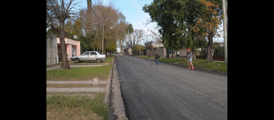 Sigue la obra de asfalto para dejar como nuevas el 100-en-porciento- de las calles
