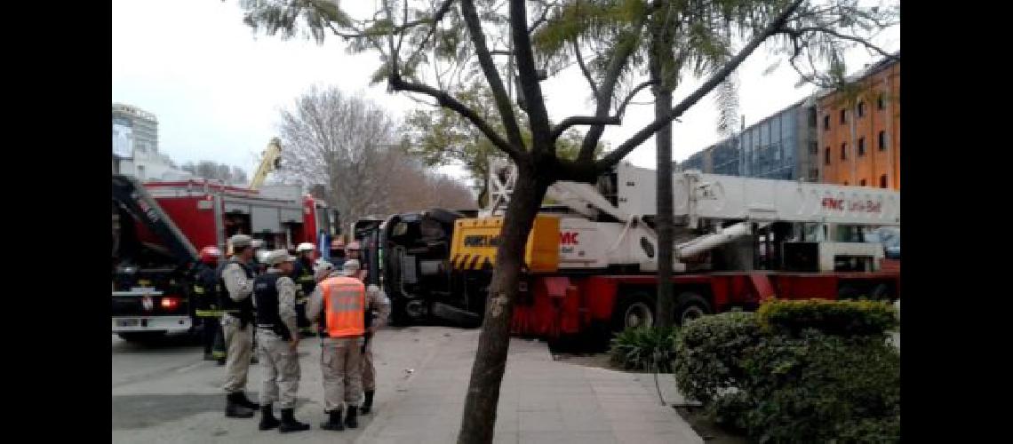 Tragedia en Puerto Madero- una gruacutea fuera de control matoacute a un hombre