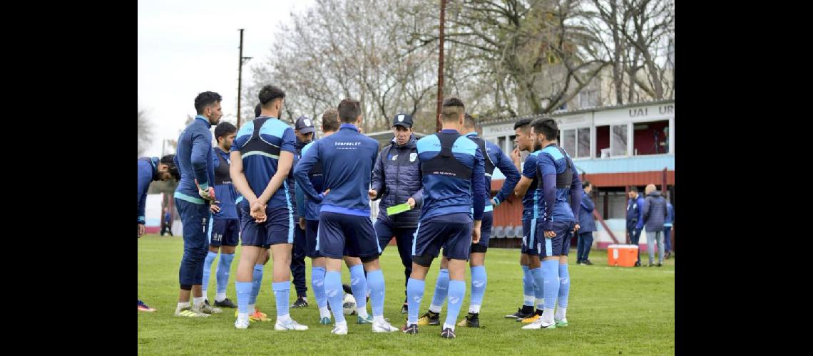 Con la cabeza en la Copa Argentina el Celeste se prueba con Quilmes