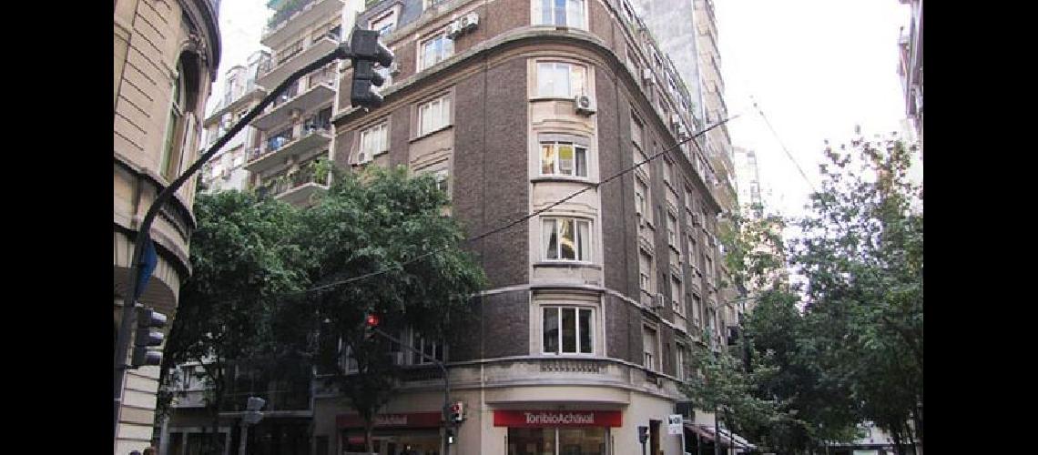 Allanaron el edificio en el que vive Cristina Kirchner