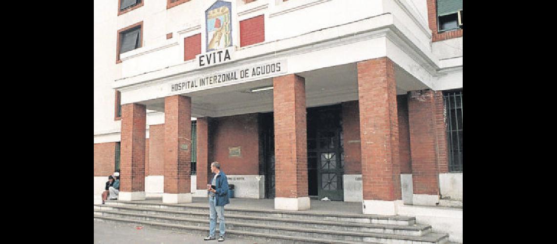 Hospital Evita de Lanuacutes- un paciente y un camillero cayeron por el hueco de un ascensor