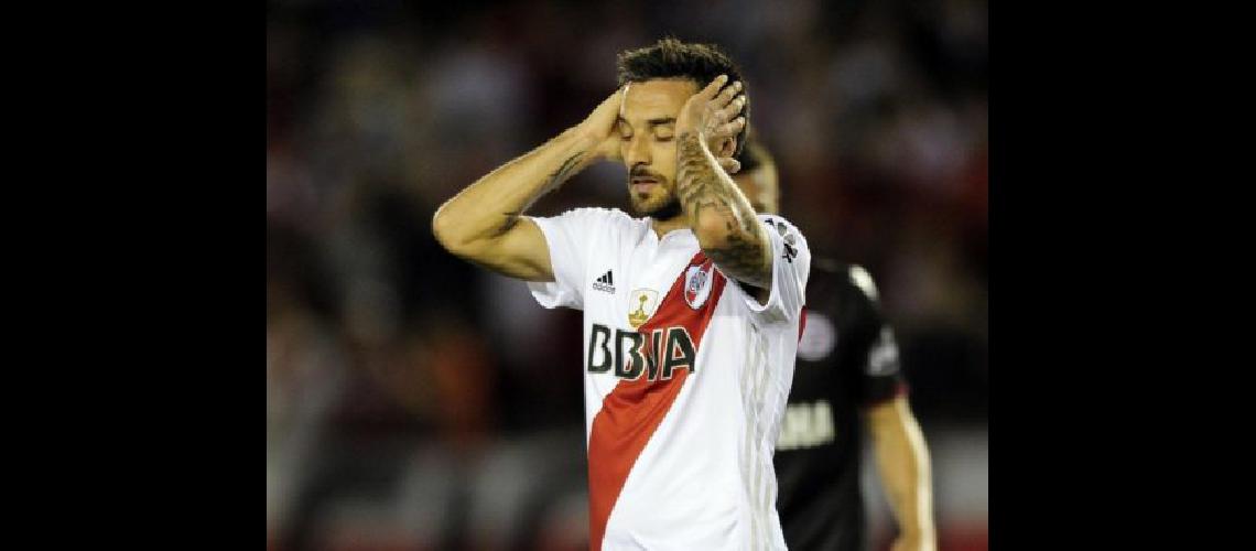 River suma problemas- se desgarroacute Scocco