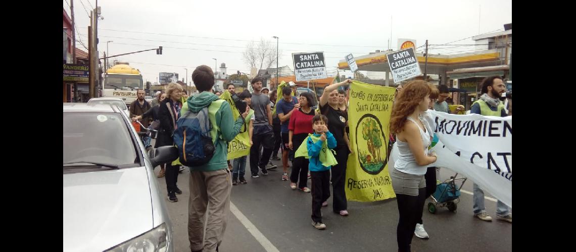 Movilizaron para exigir que se proteja la Reserva Santa Catalina