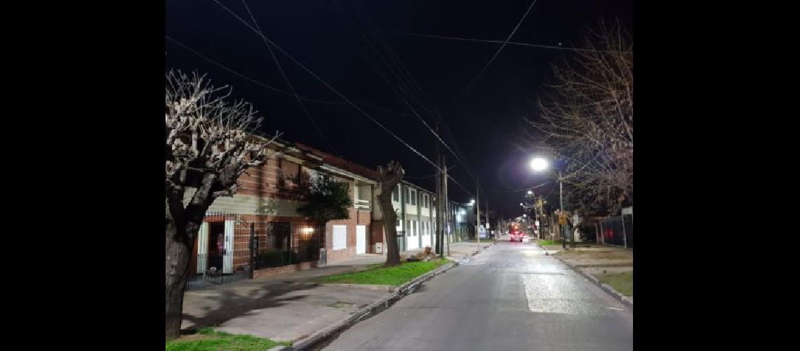 Lomas- colocan maacutes luminarias LED en calles y espacios puacuteblicos