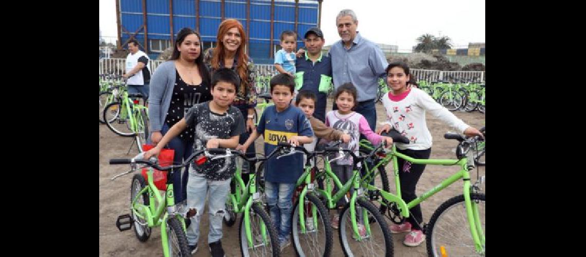 Entregaron otras mil bicicletas a chicos de Avellaneda