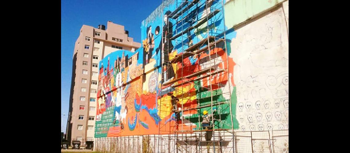 Realizan un mega mural en Avellaneda